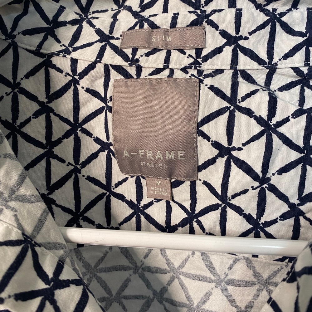 Slim Fit Button down - Picture 2 of 3